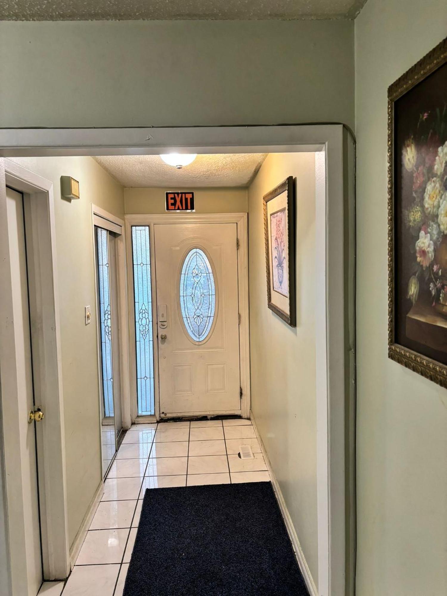 Queen Bedroom Near Sheridan College 布兰普顿 外观 照片
